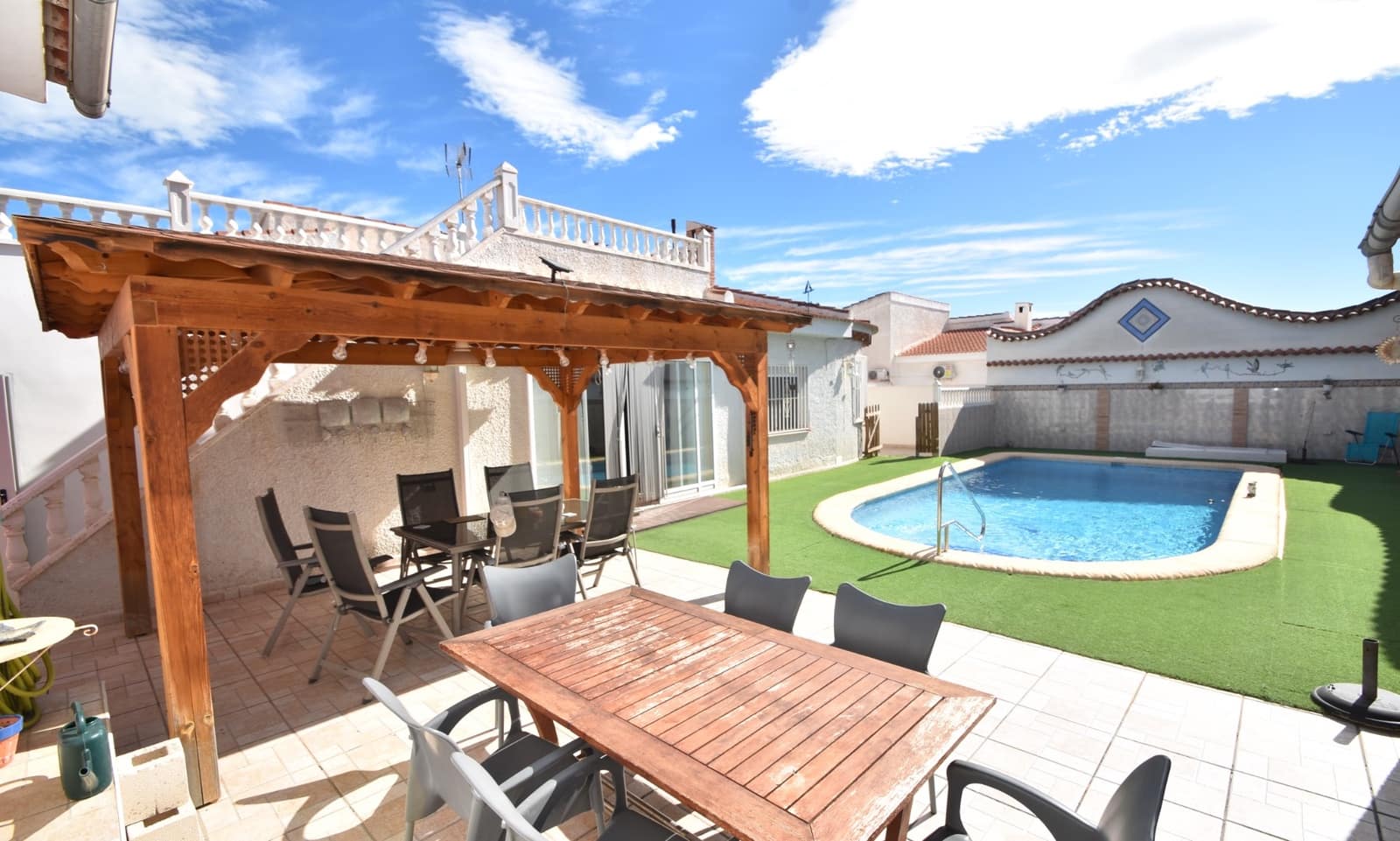 4 bedroom Villa for sale in Ciudad Quesada with pool garage - € 399,000 (Ref: 9436316)