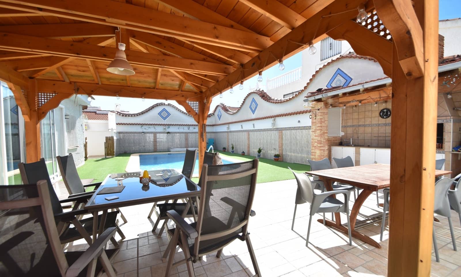 4 bedroom Villa for sale in Ciudad Quesada with pool garage - € 399,000 (Ref: 9436316)