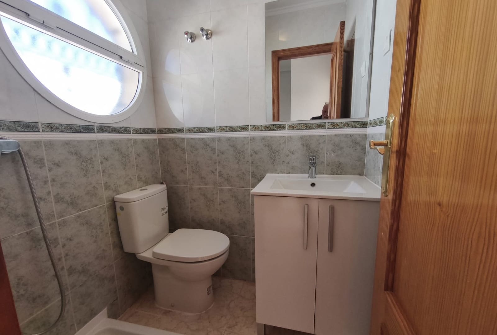 Rækkehus til salg i Punta Prima med swimmingpool - € 230.000 (Ref: 9447202)