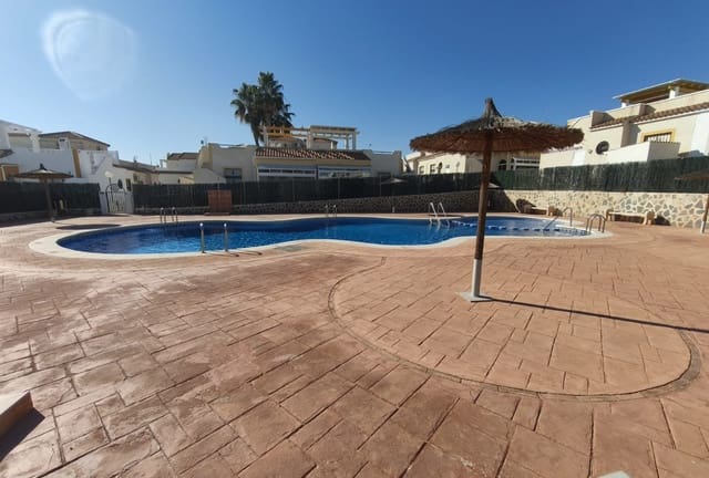 Rækkehus til salg i Punta Prima, Torrevieja med swimmingpool - € 230.000 (Ref: 9447202)