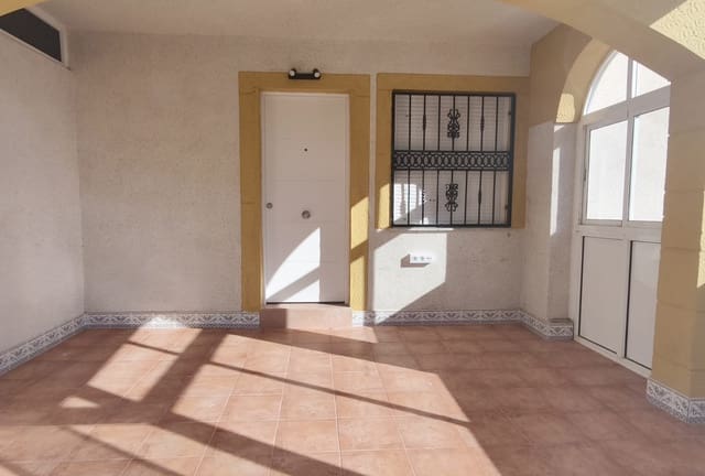 Rækkehus til salg i Punta Prima, Torrevieja med swimmingpool - € 230.000 (Ref: 9447202)