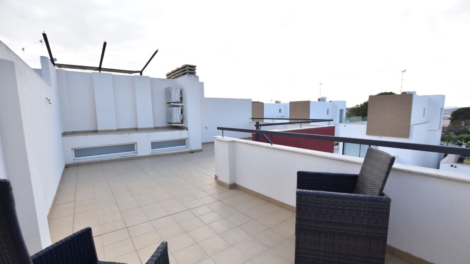 3 makuuhuone Rivitalo myytävänä paikassa Algorfa mukana 
autotalli - 325 000 € (Ref: 9453558)