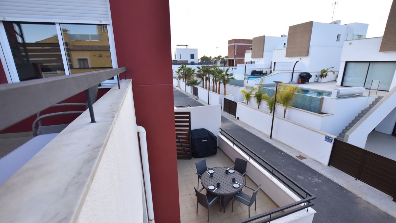 3 makuuhuone Rivitalo myytävänä paikassa Algorfa mukana 
autotalli - 325 000 € (Ref: 9453558)