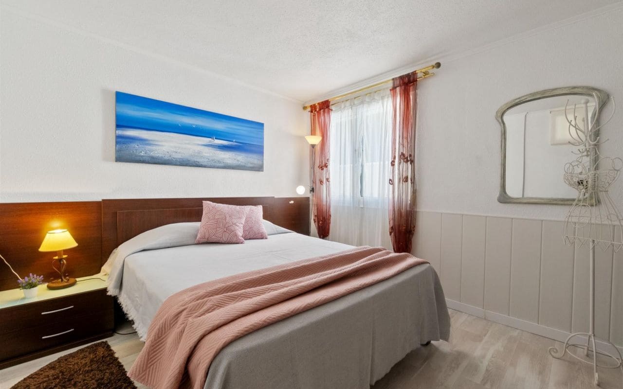 3 makuuhuone Huvila myytävänä paikassa Orihuela Costa mukana uima-altaan 
autotalli - 345 000 € (Ref: 9453664)