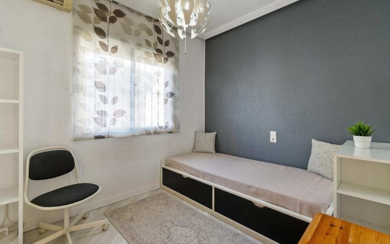 3 makuuhuone Huvila myytävänä paikassa Orihuela Costa mukana uima-altaan 
autotalli - 345 000 € (Ref: 9453664)