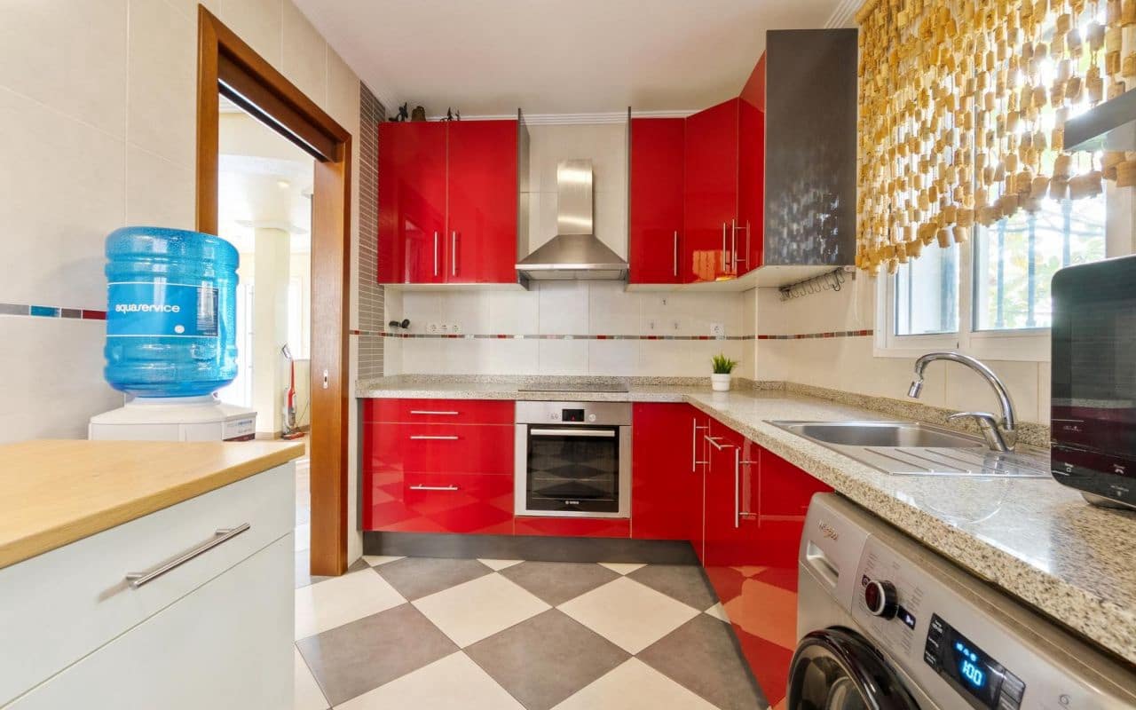 3 makuuhuone Huvila myytävänä paikassa Orihuela Costa mukana uima-altaan 
autotalli - 345 000 € (Ref: 9453664)