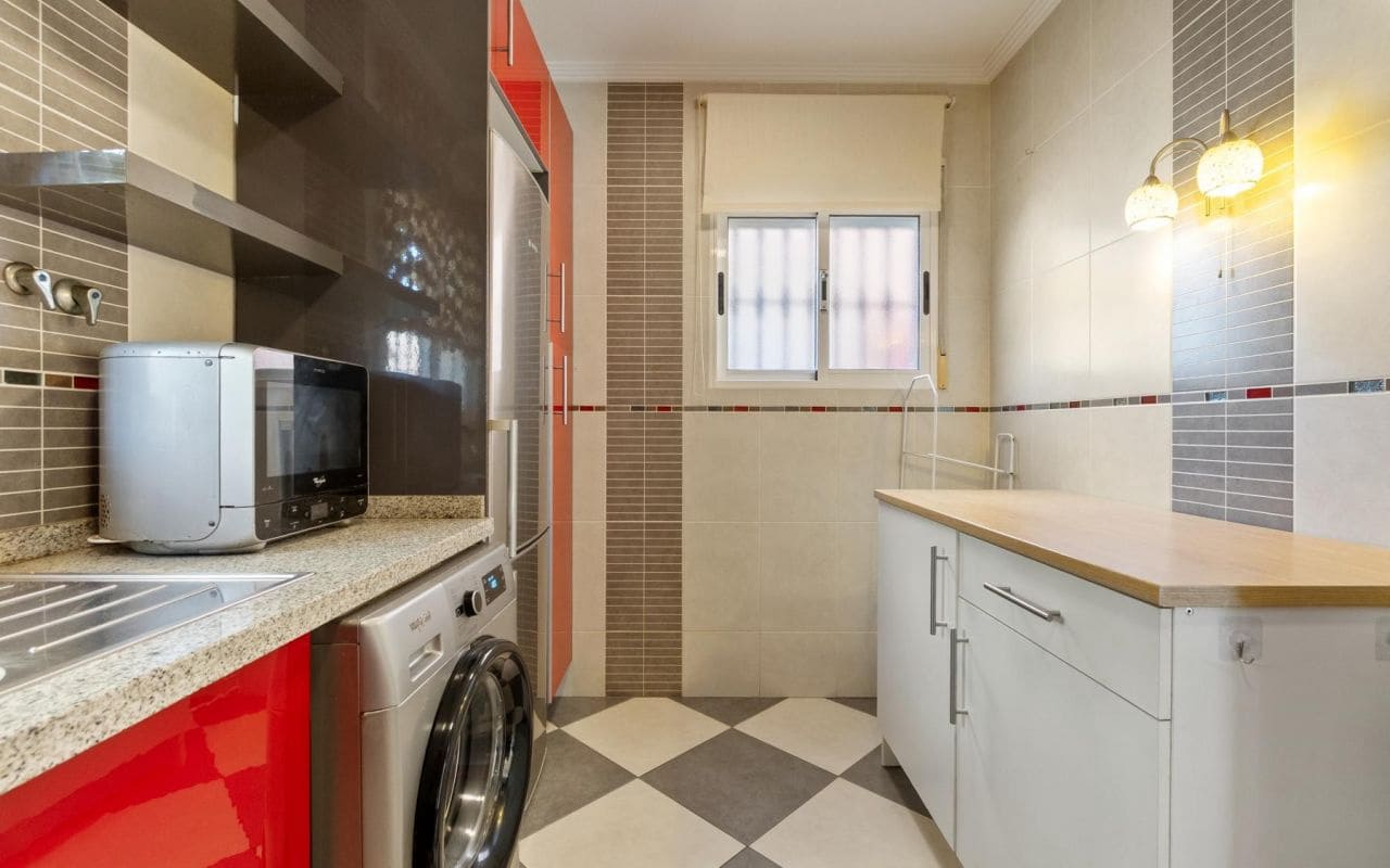 3 makuuhuone Huvila myytävänä paikassa Orihuela Costa mukana uima-altaan 
autotalli - 345 000 € (Ref: 9453664)