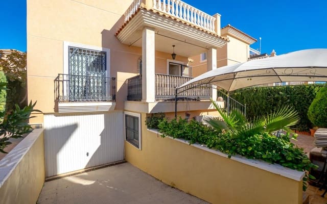 3 makuuhuone Huvila myytävänä paikassa Orihuela Costa, Orihuela mukana uima-altaan 
autotalli - 345 000 € (Ref: 9453664)