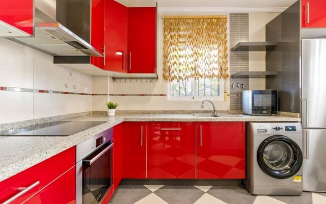 3 makuuhuone Huvila myytävänä paikassa Orihuela Costa, Orihuela mukana uima-altaan 
autotalli - 345 000 € (Ref: 9453664)