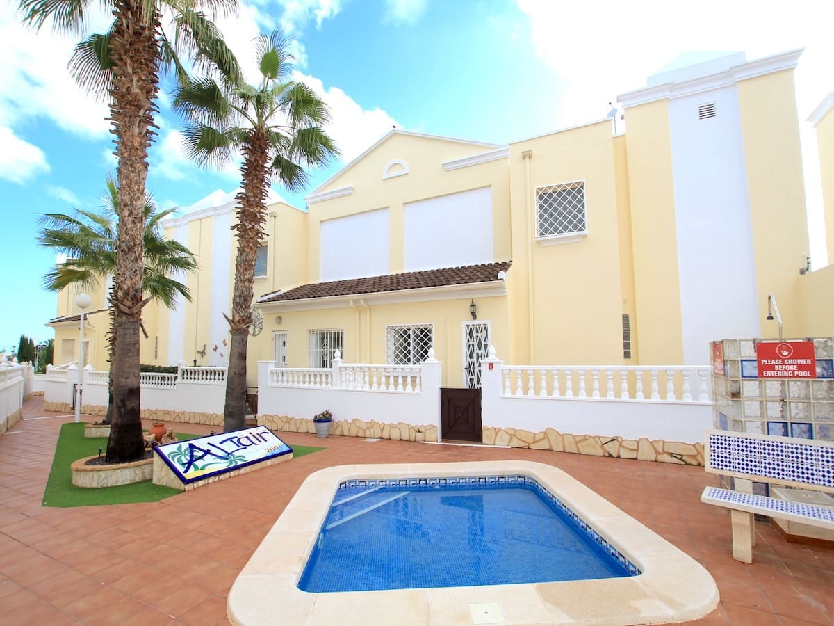 3 soveværelse Byhus til salg i Ciudad Quesada med swimmingpool - € 220.000 (Ref: 9465978)