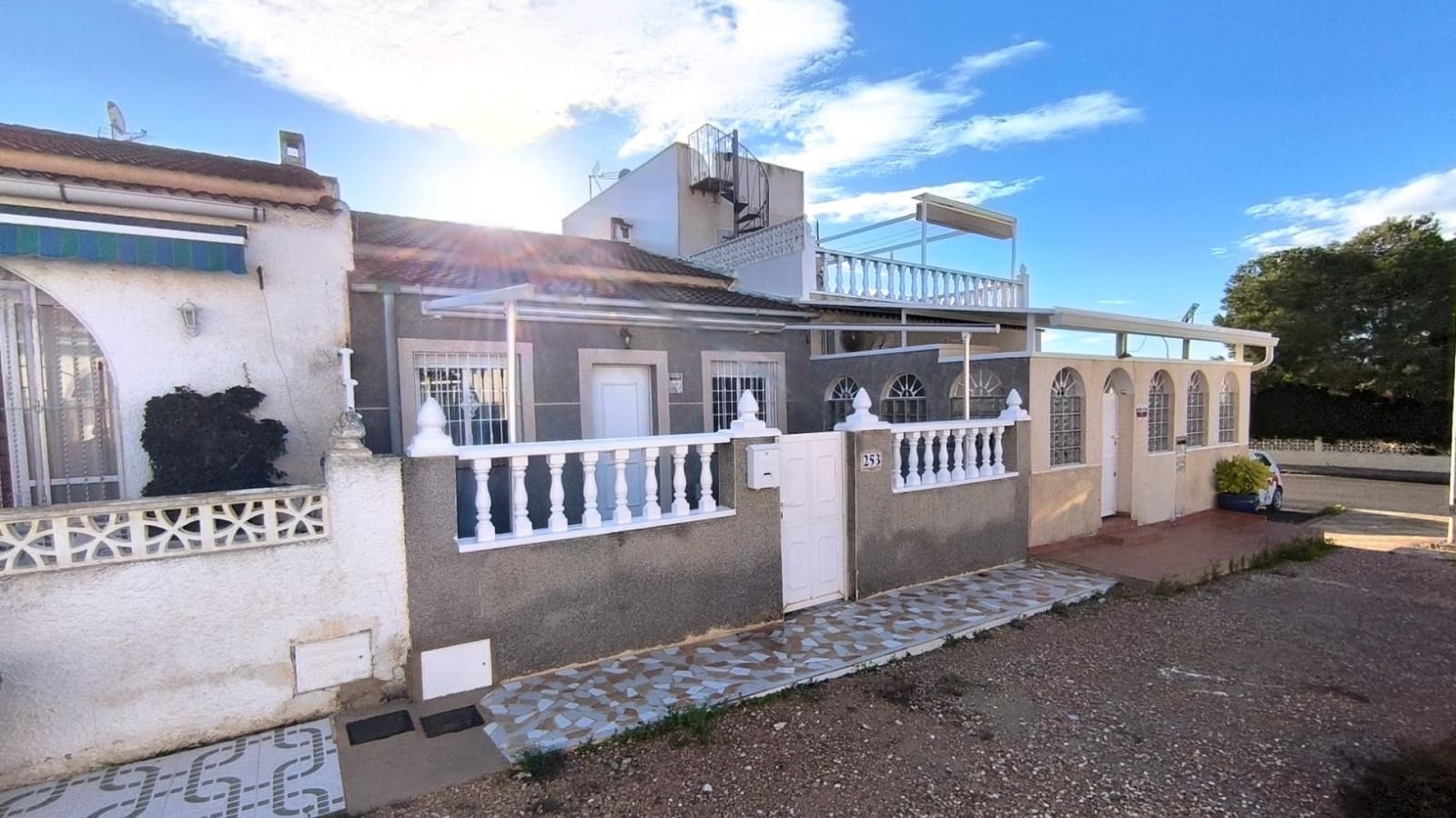 2 bedroom Bungalow for sale in Torrevieja - € 119,000 (Ref: 9483191)