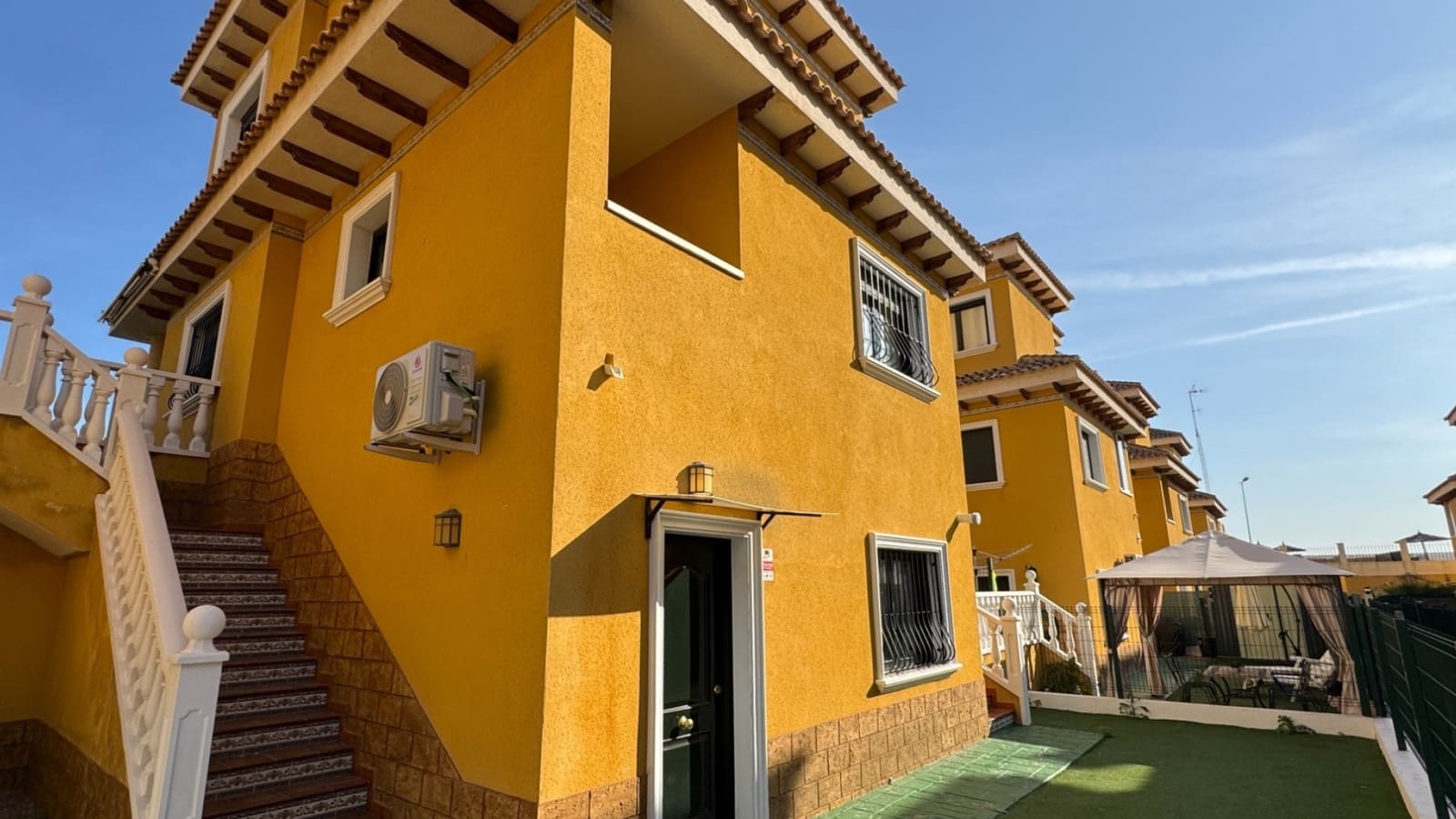 3 bedroom Villa for sale in Ciudad Quesada with pool - € 295,000 (Ref: 9483938)