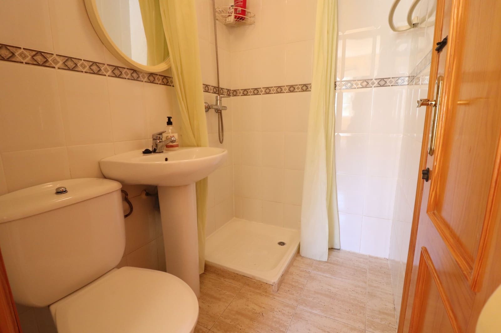 2 bedroom Apartment for sale in Torrevieja with pool - € 119,950 (Ref: 9486860)