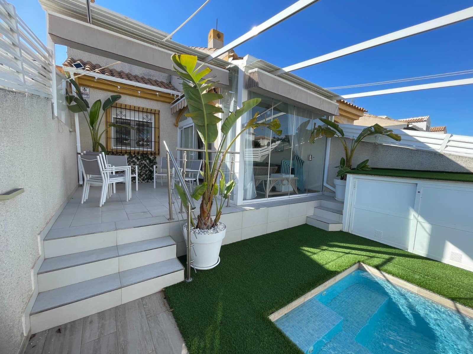 3 bedroom Townhouse for sale in Torre de la Horadada with pool - € 399,000 (Ref: 9489968)