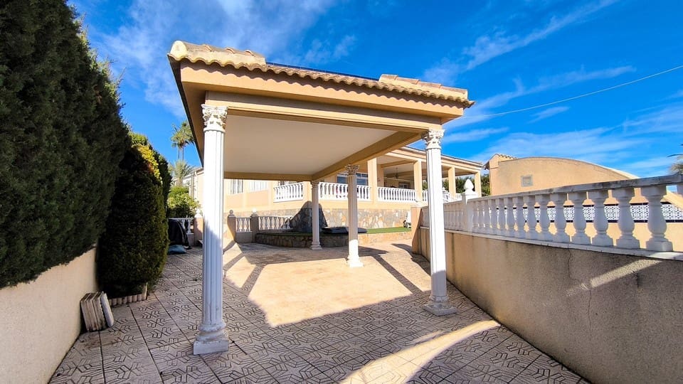 3 bedroom Villa for sale in Ciudad Quesada with pool garage - € 525,000 (Ref: 9500627)