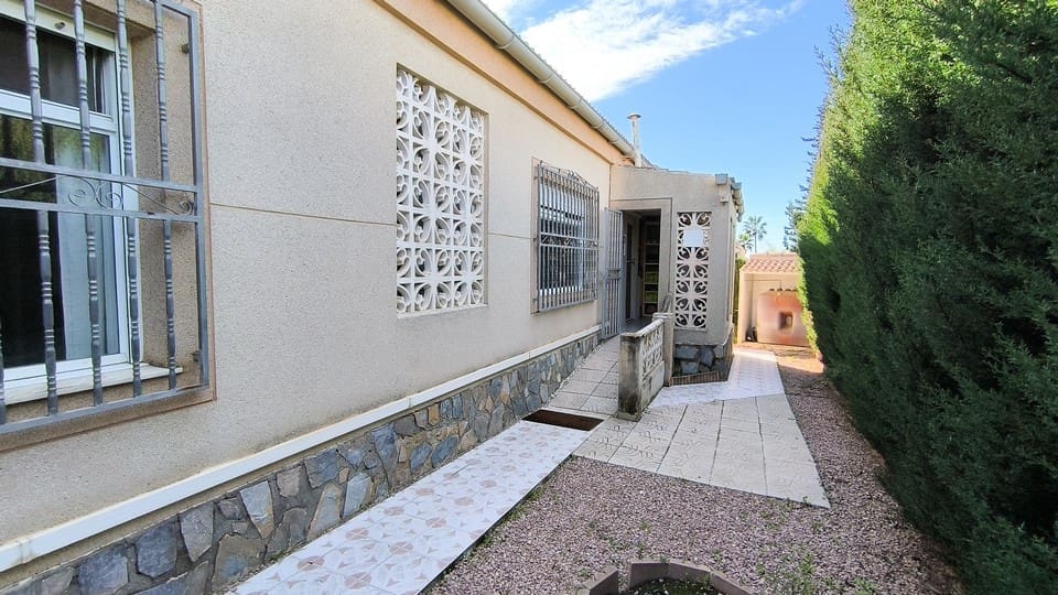 3 bedroom Villa for sale in Ciudad Quesada with pool garage - € 525,000 (Ref: 9500627)