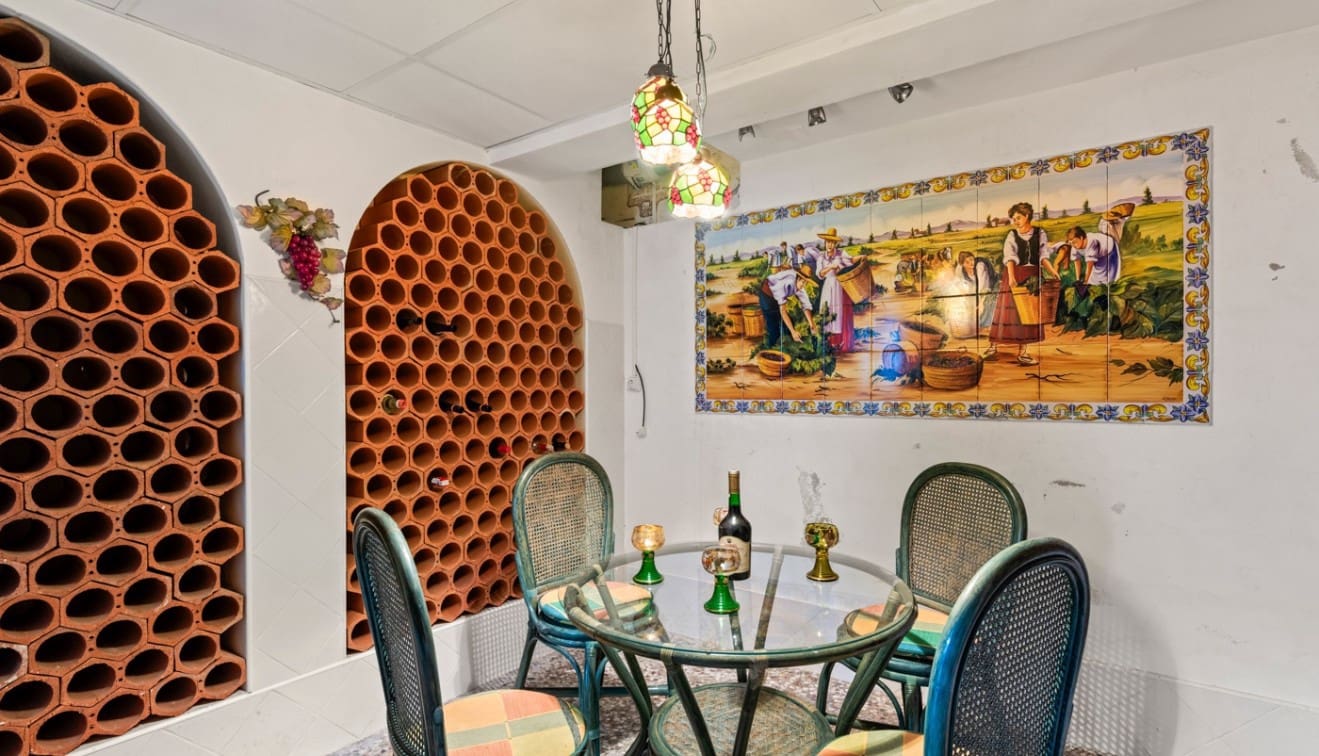 5 bedroom Villa for sale in Ciudad Quesada with pool garage - € 800,000 (Ref: 9510232)