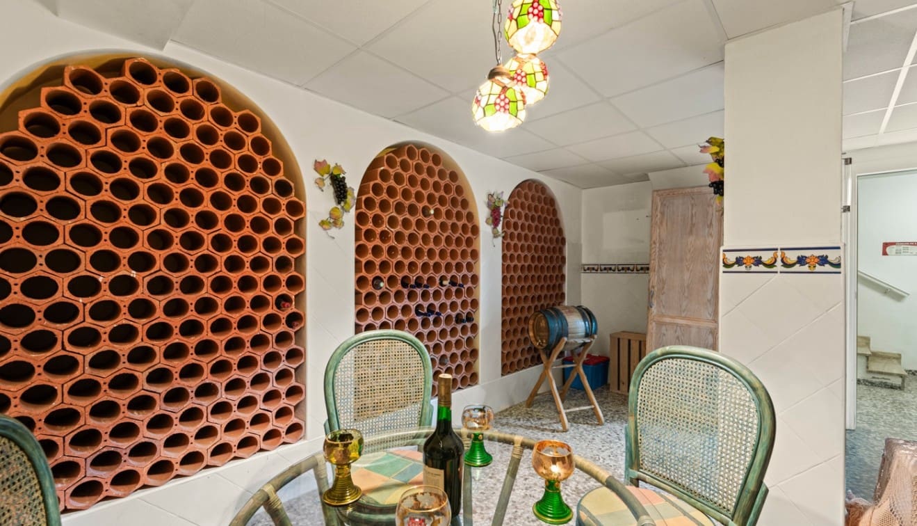 5 bedroom Villa for sale in Ciudad Quesada with pool garage - € 800,000 (Ref: 9510232)