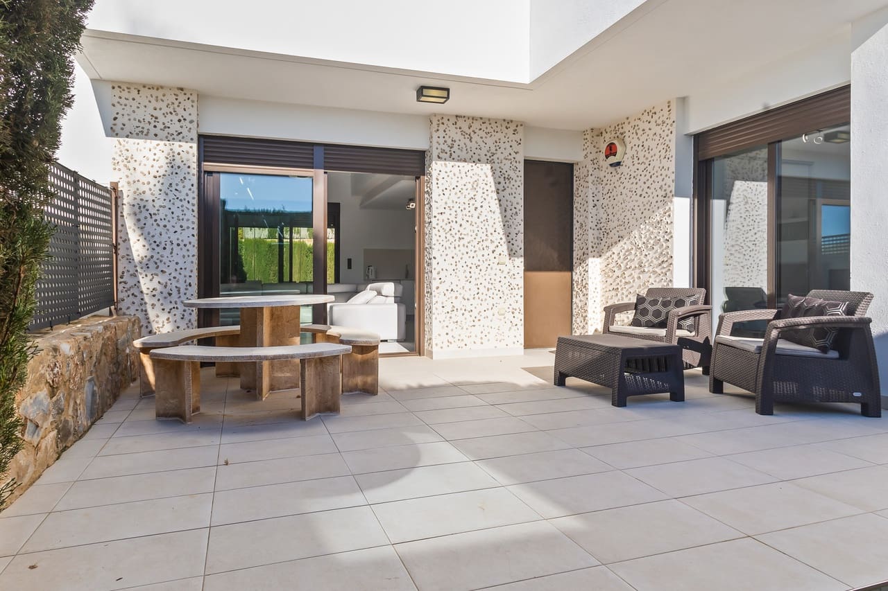 3 soveværelse Semi-Rækkehus til salg i Algorfa med swimmingpool - € 349.995 (Ref: 9524626)