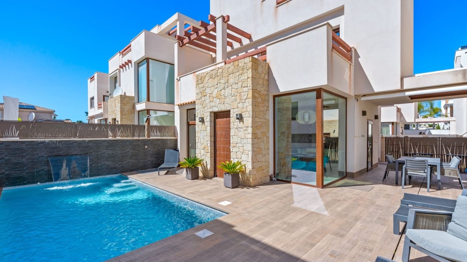 3 soverom Villa til salgs i Ciudad Quesada med svømmebasseng - € 399 999 (Ref: 9525292)