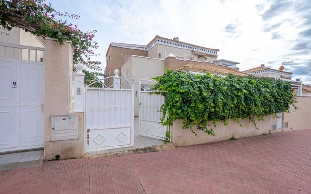 3 chambre Villa/Maison Mitoyenne à vendre à Torrevieja avec piscine - 229 000 € (Ref: 9525293)