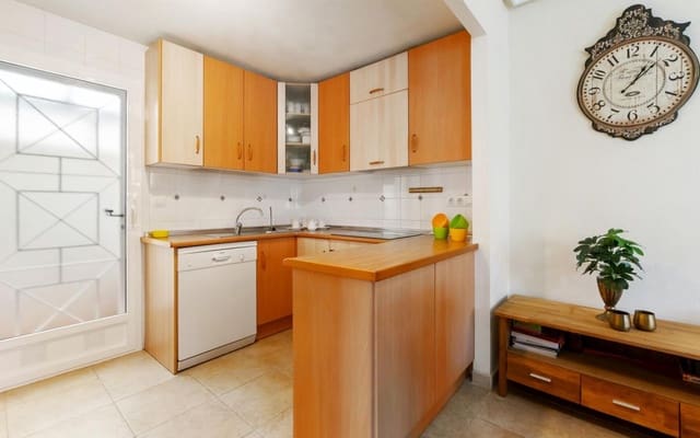 3 chambre Villa/Maison Mitoyenne à vendre à Torrevieja avec piscine - 229 000 € (Ref: 9525293)