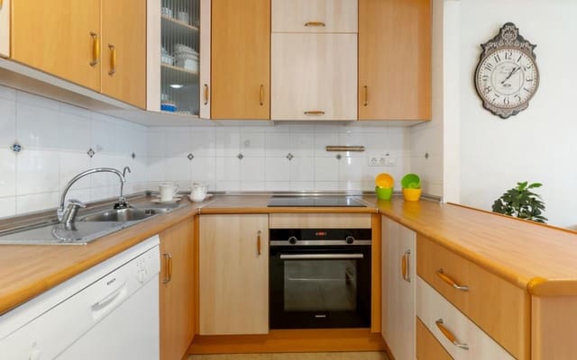 3 chambre Villa/Maison Mitoyenne à vendre à Torrevieja avec piscine - 229 000 € (Ref: 9525293)