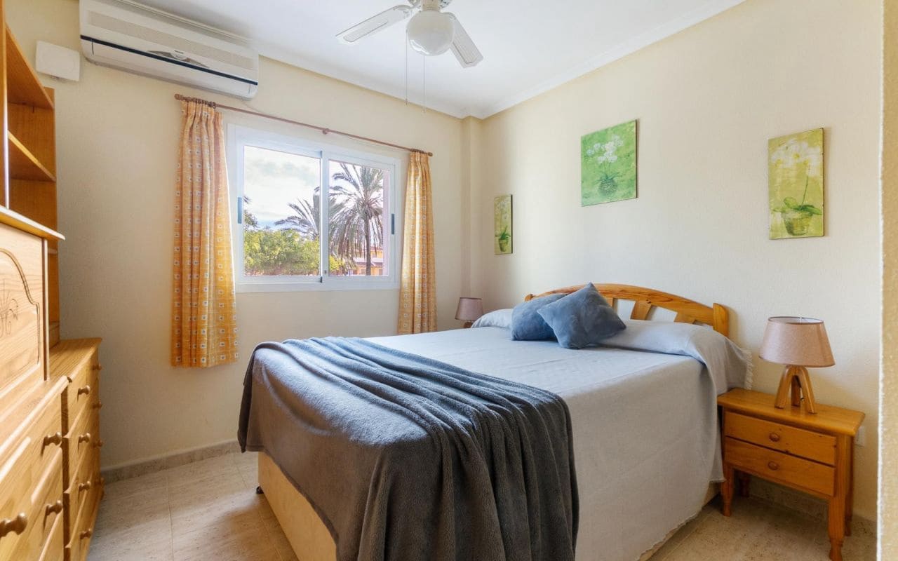 3 soverom Hus til salgs i Playa Flamenca med svømmebasseng - € 239 000 (Ref: 9525667)