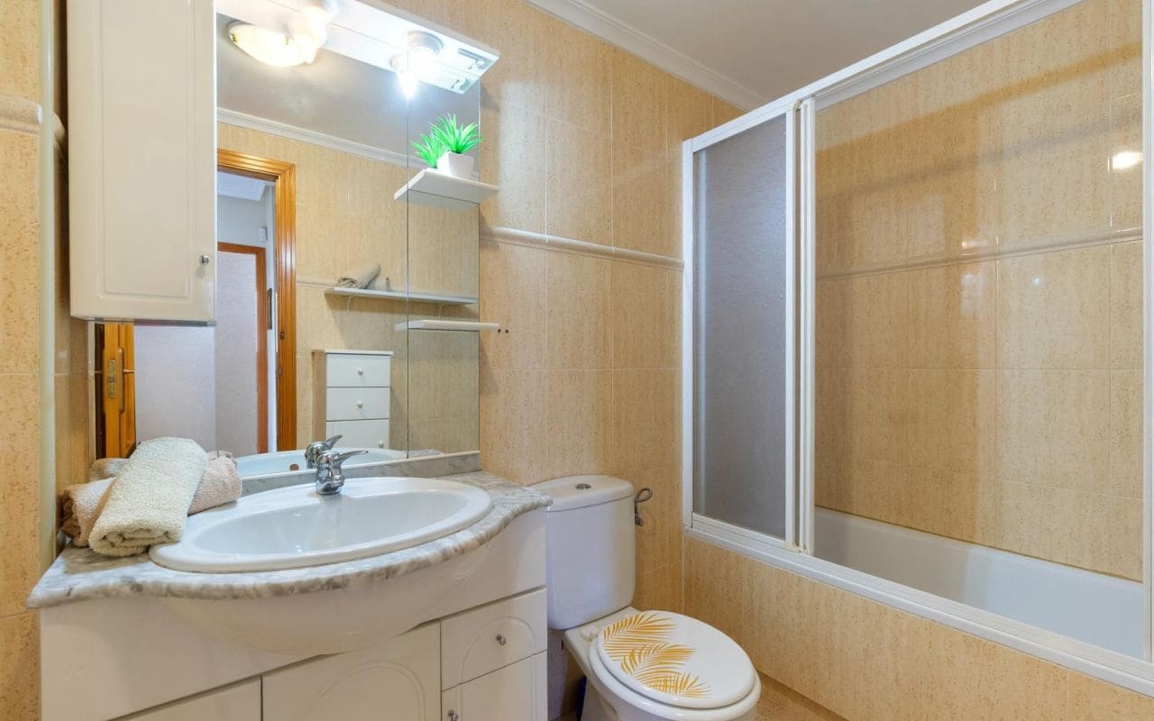 3 soverom Hus til salgs i Playa Flamenca med svømmebasseng - € 239 000 (Ref: 9525667)