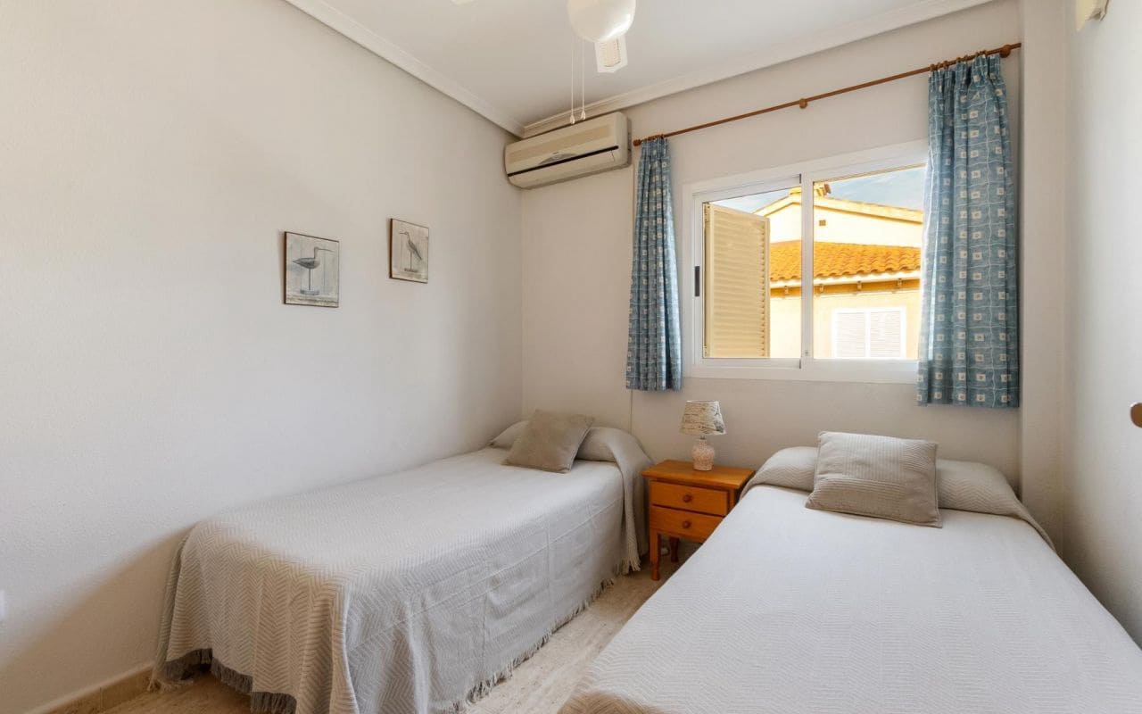 3 soverom Hus til salgs i Playa Flamenca med svømmebasseng - € 239 000 (Ref: 9525667)