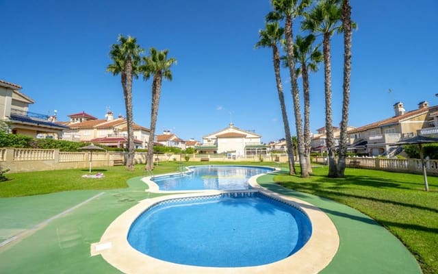 3 soverom Hus til salgs i Playa Flamenca, Orihuela med svømmebasseng - € 239 000 (Ref: 9525667)