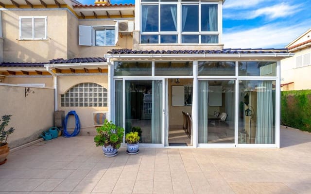3 soverom Hus til salgs i Playa Flamenca, Orihuela med svømmebasseng - € 239 000 (Ref: 9525667)