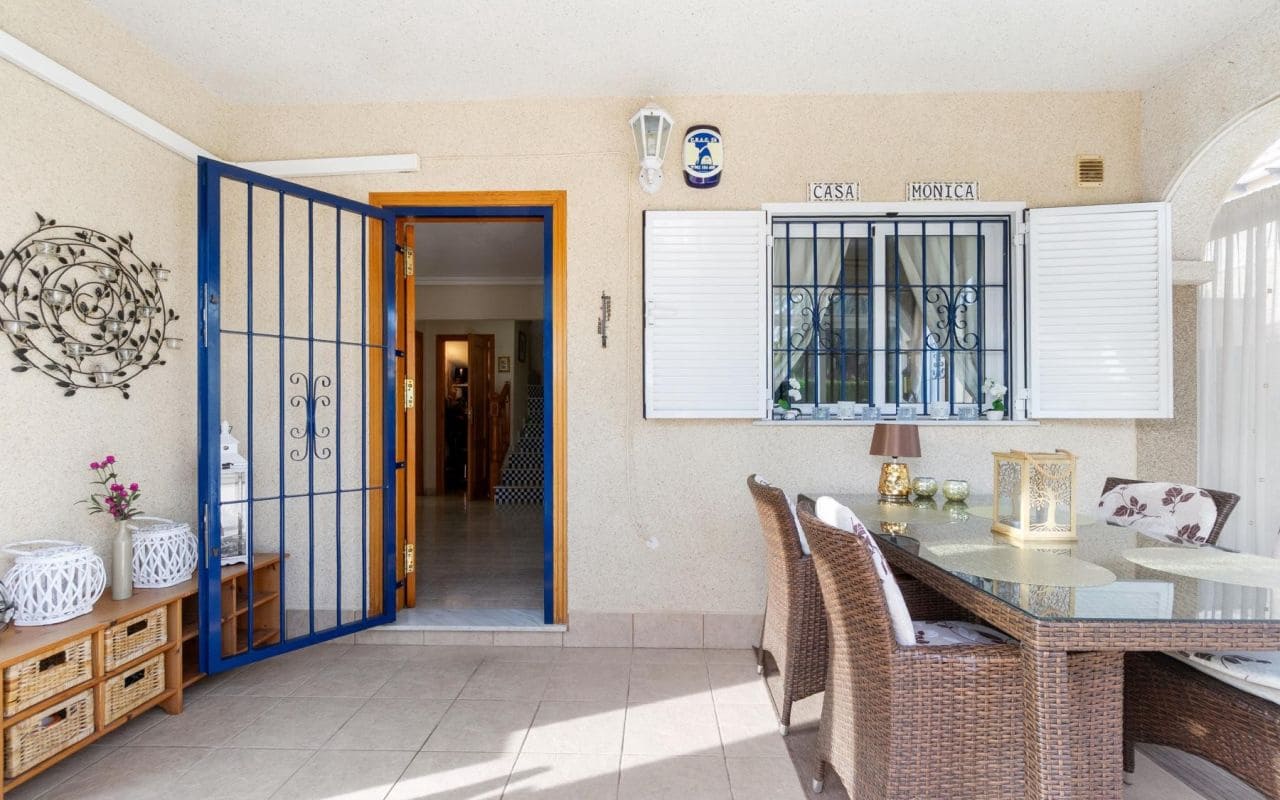 3 soverom Hus til salgs i Playa Flamenca med svømmebasseng - € 239 000 (Ref: 9525667)