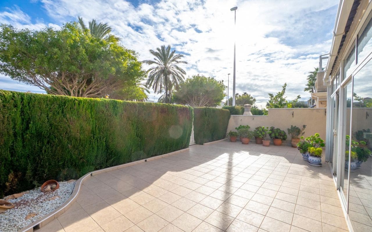 3 soverom Hus til salgs i Playa Flamenca med svømmebasseng - € 239 000 (Ref: 9525667)