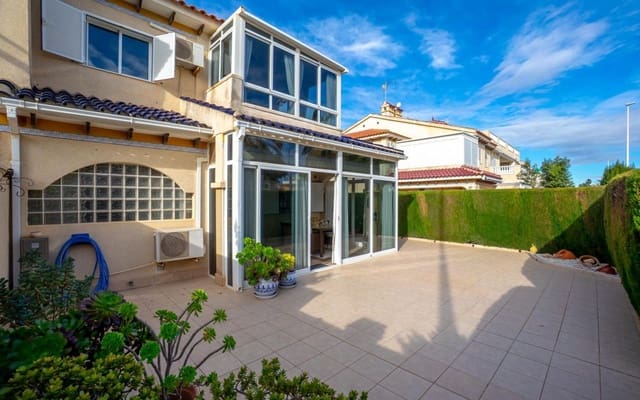 3 soverom Hus til salgs i Playa Flamenca, Orihuela med svømmebasseng - € 239 000 (Ref: 9525667)