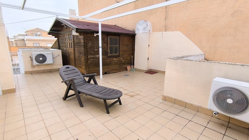2 bedroom Bungalow for sale in Ciudad Quesada with pool - € 165,000 (Ref: 9528335)