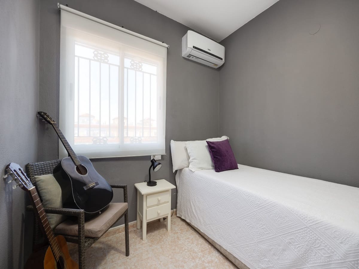 Casa de 2 habitaciones en Torrevieja en venta con piscina - 160.000 € (Ref: 9531995)