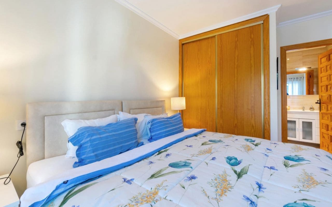 3 soveværelse Semi-Rækkehus til salg i Torrevieja med swimmingpool garage - € 359.000 (Ref: 9539625)