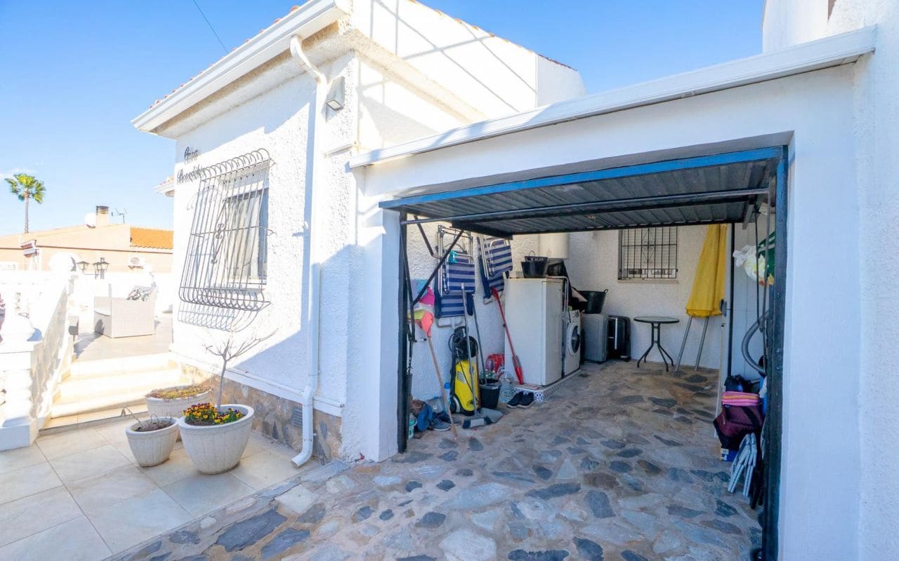 3 soveværelse Semi-Rækkehus til salg i Torrevieja med swimmingpool garage - € 359.000 (Ref: 9539625)