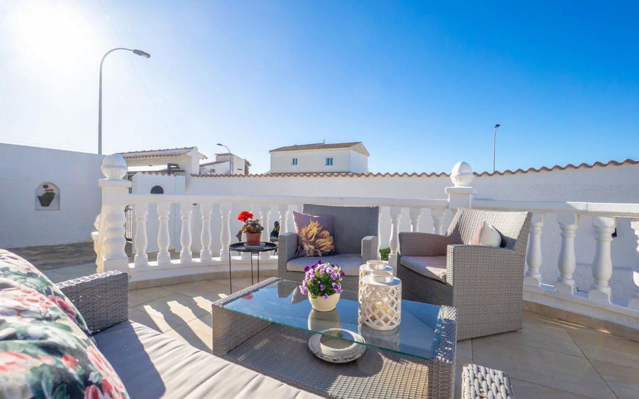 3 soveværelse Semi-Rækkehus til salg i Torrevieja med swimmingpool garage - € 359.000 (Ref: 9539625)
