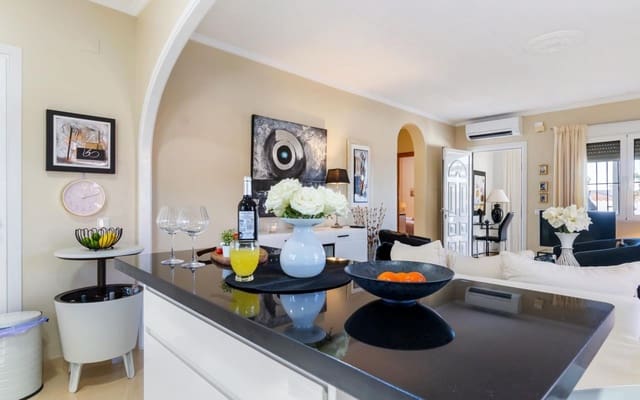 3 soveværelse Semi-Rækkehus til salg i Torrevieja med swimmingpool garage - € 359.000 (Ref: 9539625)