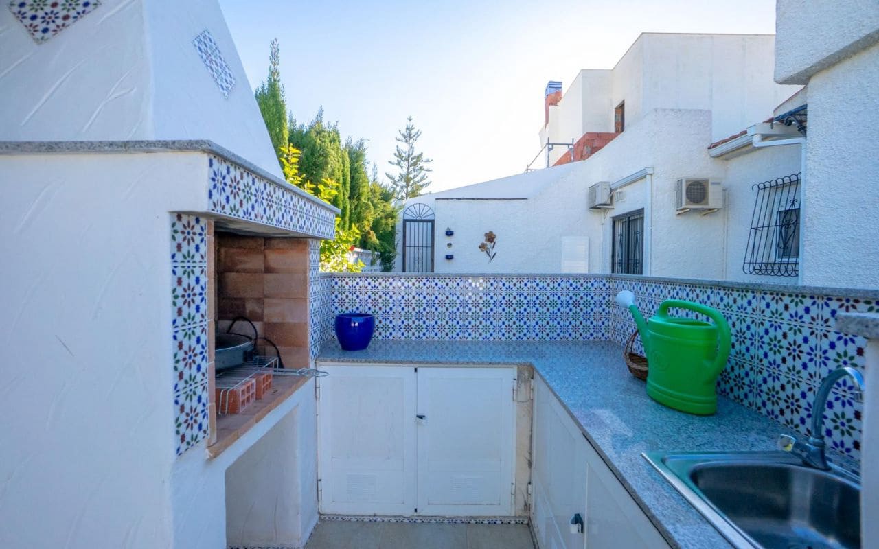 3 soveværelse Semi-Rækkehus til salg i Torrevieja med swimmingpool garage - € 359.000 (Ref: 9539625)