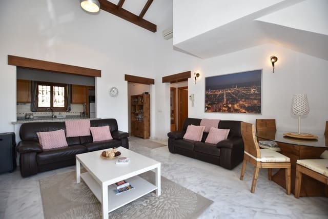 2 bedroom Bungalow for sale in Algorfa with pool - € 225,000 (Ref: 9542044)