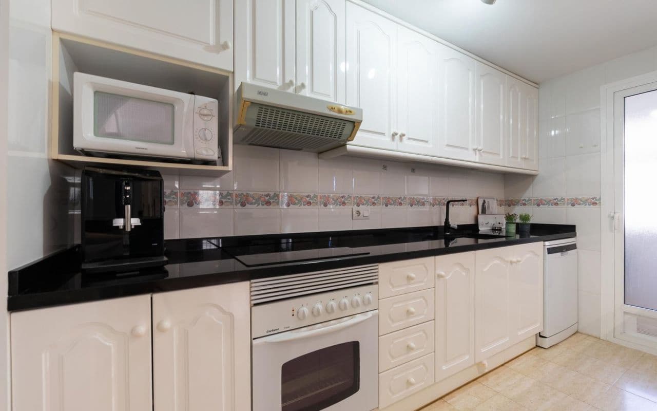 3 makuuhuone Omakotitalo myytävänä paikassa Playa Flamenca mukana uima-altaan - 349 000 € (Ref: 9542045)