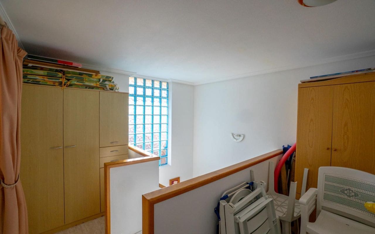 3 makuuhuone Omakotitalo myytävänä paikassa Playa Flamenca mukana uima-altaan - 349 000 € (Ref: 9542045)