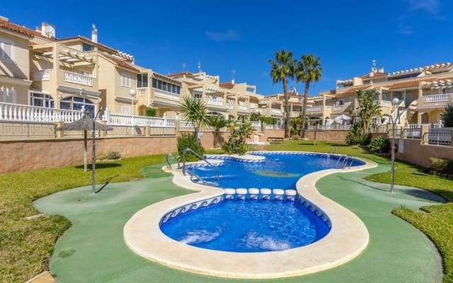 3 makuuhuone Omakotitalo myytävänä paikassa Playa Flamenca, Orihuela mukana uima-altaan - 349 000 € (Ref: 9542045)