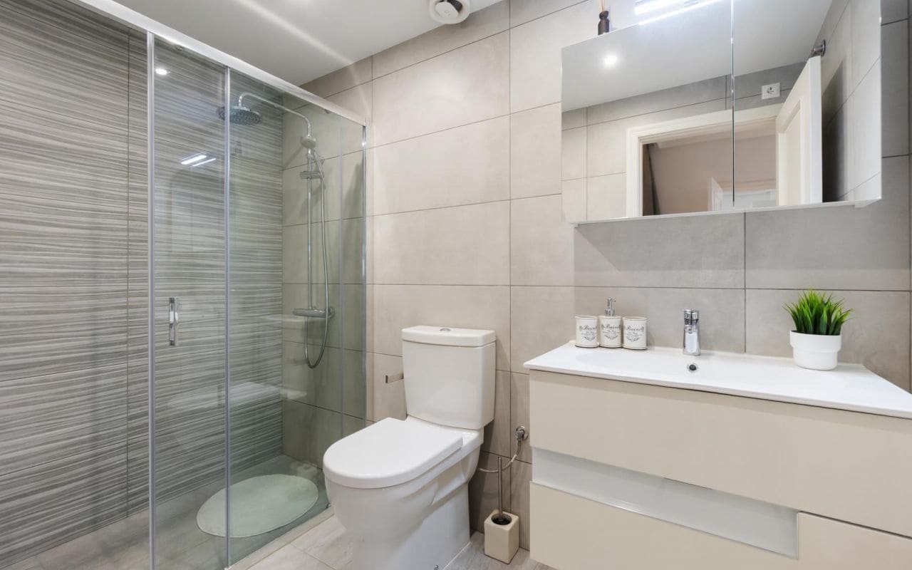 3 makuuhuone Omakotitalo myytävänä paikassa Playa Flamenca mukana uima-altaan - 349 000 € (Ref: 9542045)