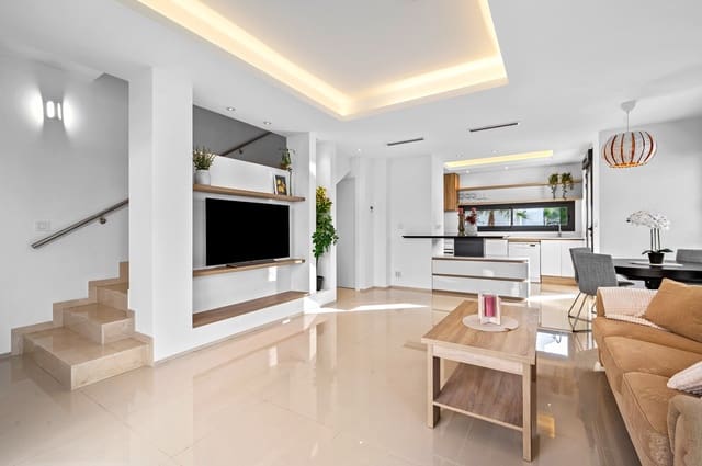 3 soverom Kjedet enebolig til salgs i Ciudad Quesada, Rojales med svømmebasseng - € 399 000 (Ref: 9556194)