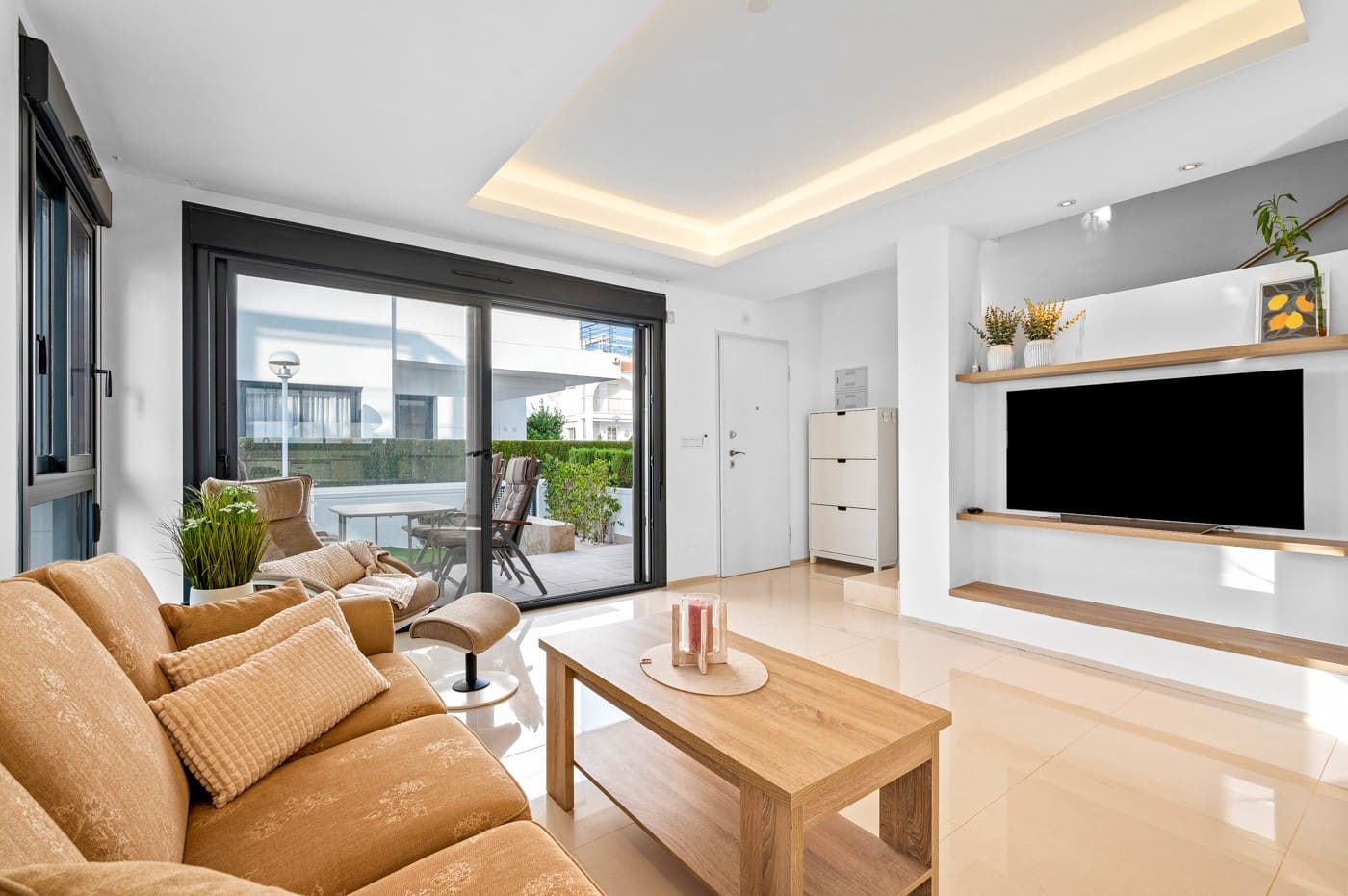 3 soverom Kjedet enebolig til salgs i Ciudad Quesada med svømmebasseng - € 399 000 (Ref: 9556194)