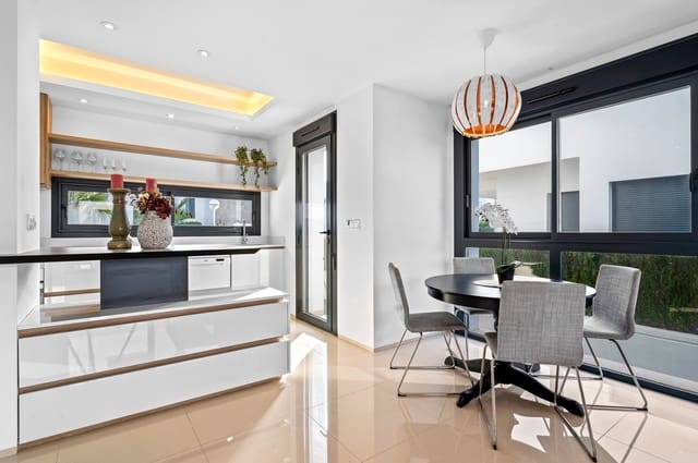 3 soverom Kjedet enebolig til salgs i Ciudad Quesada, Rojales med svømmebasseng - € 399 000 (Ref: 9556194)